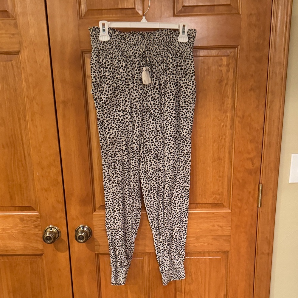 Aerie Black and White Patterned Pants